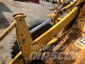 CAT 910 Utovarivači na točkove