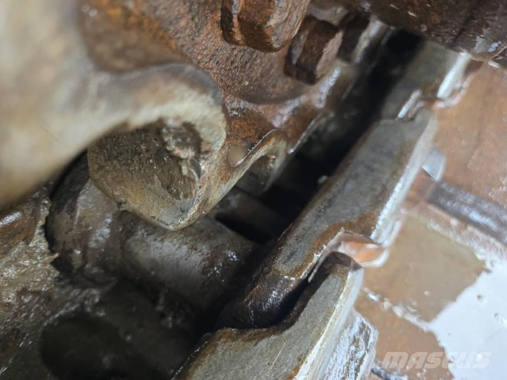 Hitachi ZX 210 Bageri guseničari