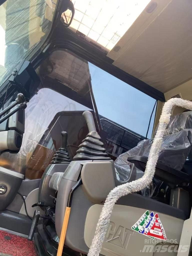 CAT 320D2L Bageri guseničari