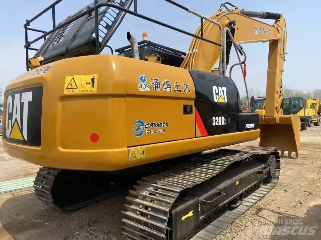 CAT 320D2L Bageri guseničari