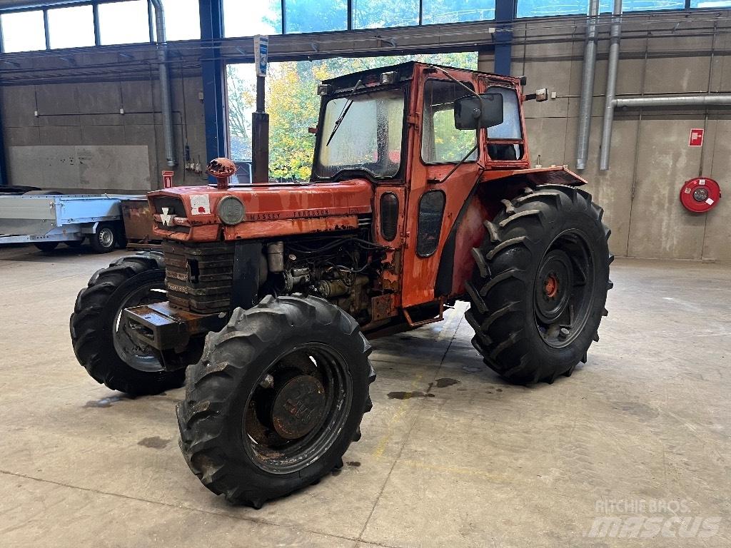 Massey Ferguson 168 Traktori