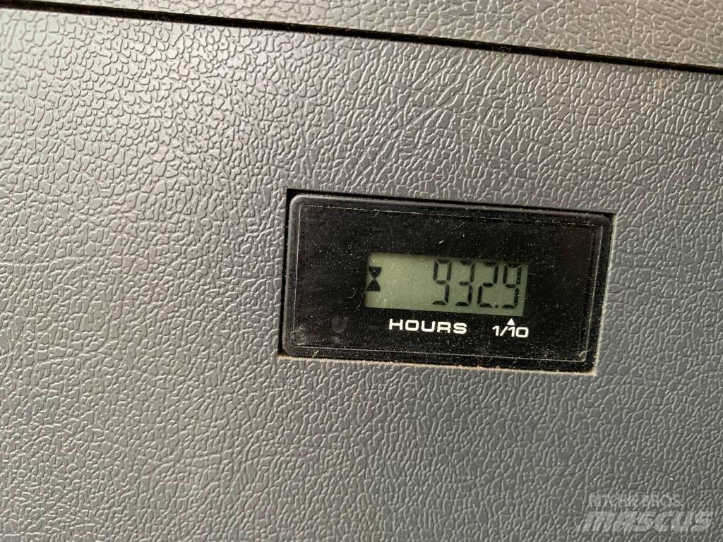 Hyundai HX 220 L Bageri guseničari