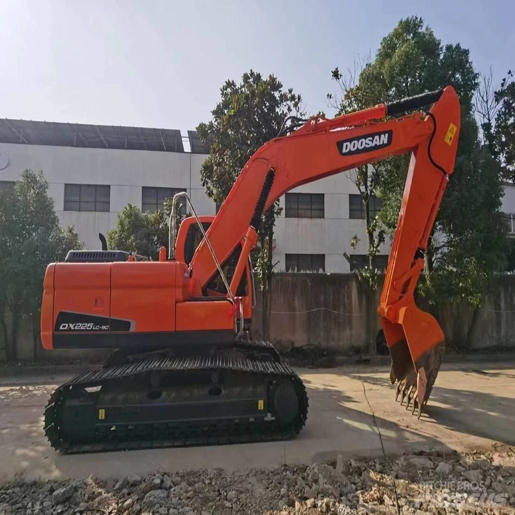 Doosan DX225LC-9C Bageri guseničari