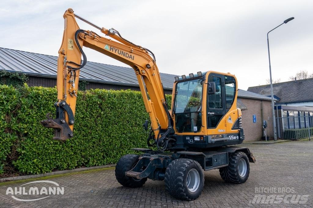 Hyundai R55W-9A Bageri točkaši