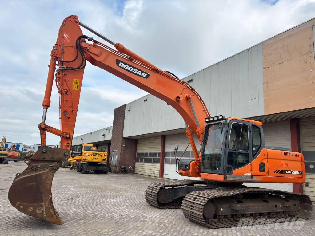 Doosan DX 225 LC Bageri guseničari