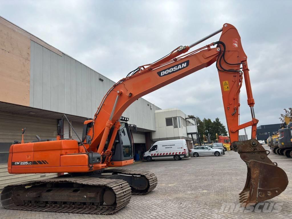 Doosan DX 225 LC Bageri guseničari