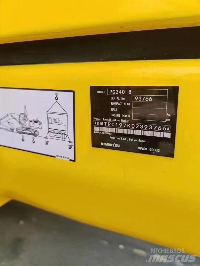 Komatsu 240LC-8 Bageri guseničari