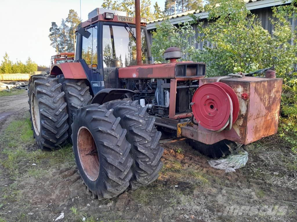 CASE 1455 Traktori