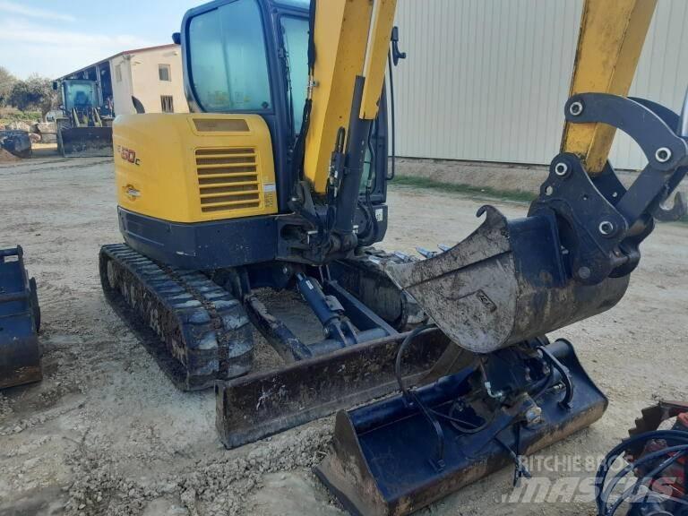 New Holland E 60 C Mini bageri < 7t