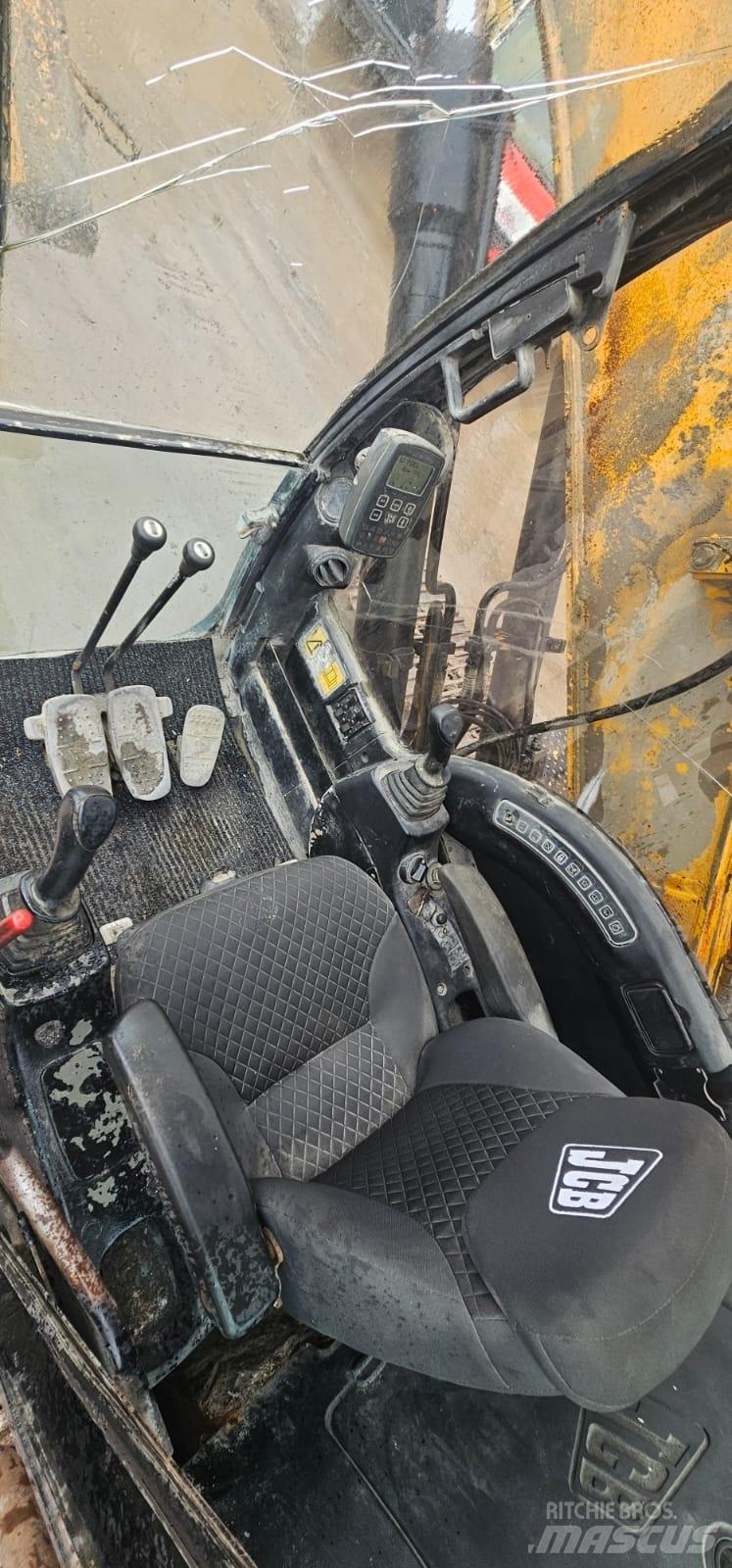 JCB JS 220 LC Bageri guseničari