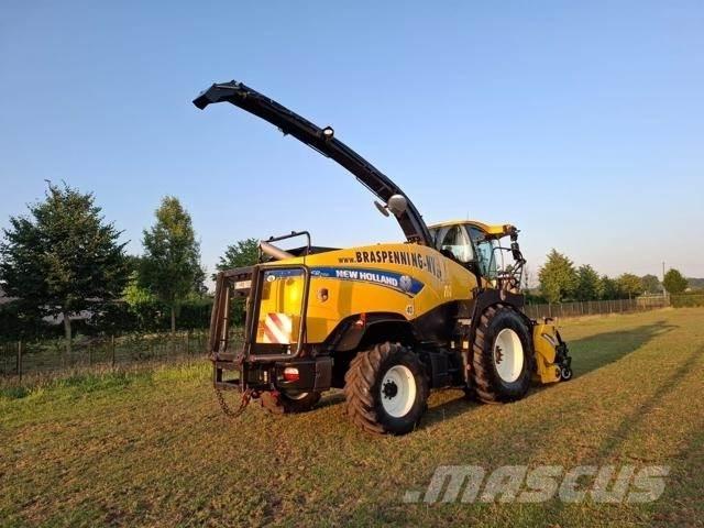 New Holland FR700 Mašine za stočnu hranu sa sopstvenim pogonom
