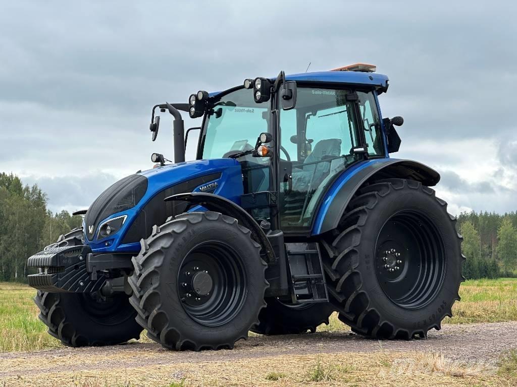 Valtra A 114 Traktori