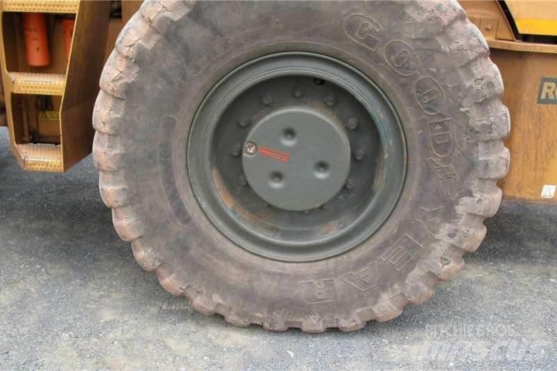 CAT CS76XT Kombinovani valjci