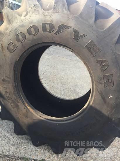 Goodyear 650/75R32 Gume, točkovi i felne