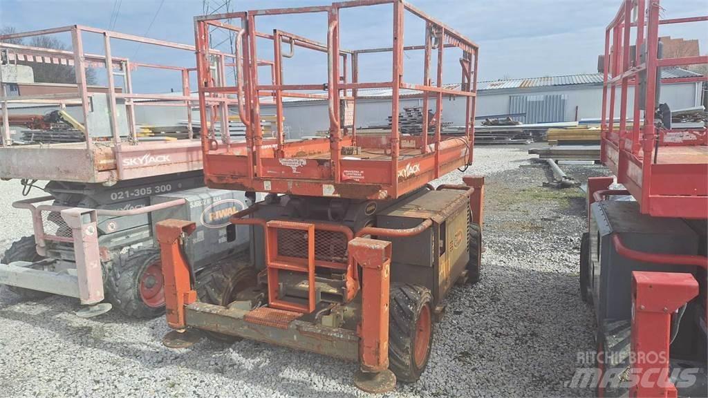 SkyJack SJ6832RTE Makazaste platforme