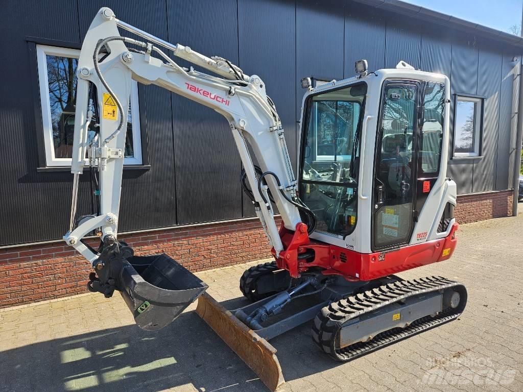 Takeuchi TB 225 Mini bageri < 7t