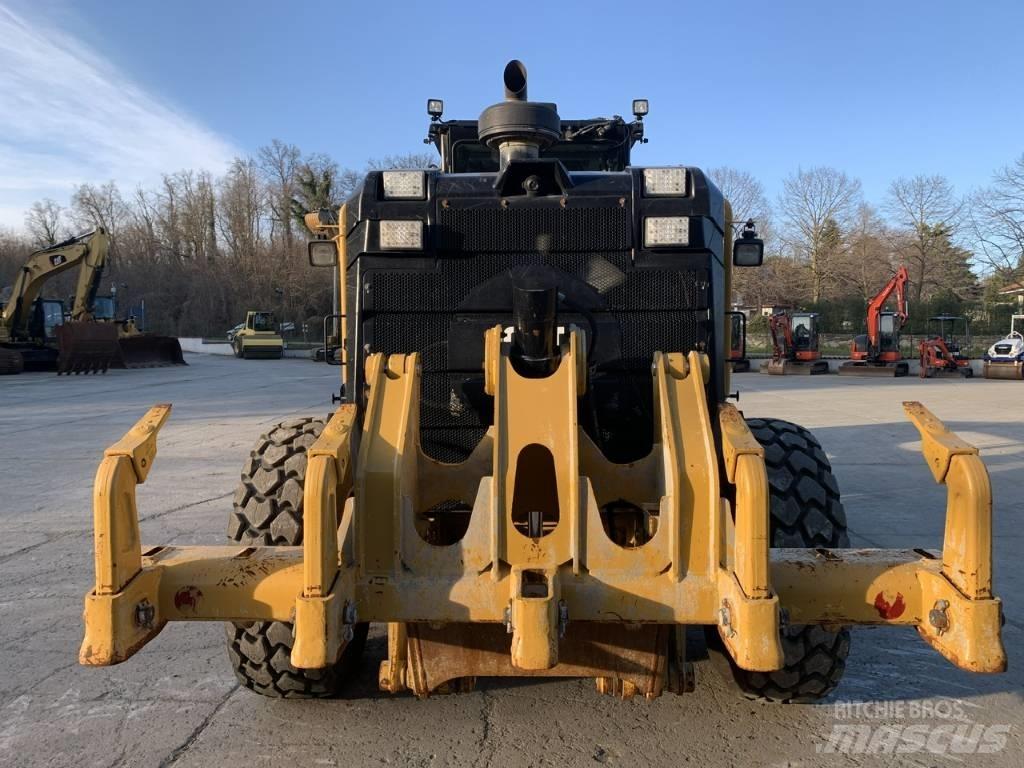 CAT 140 M 3 Grejderi