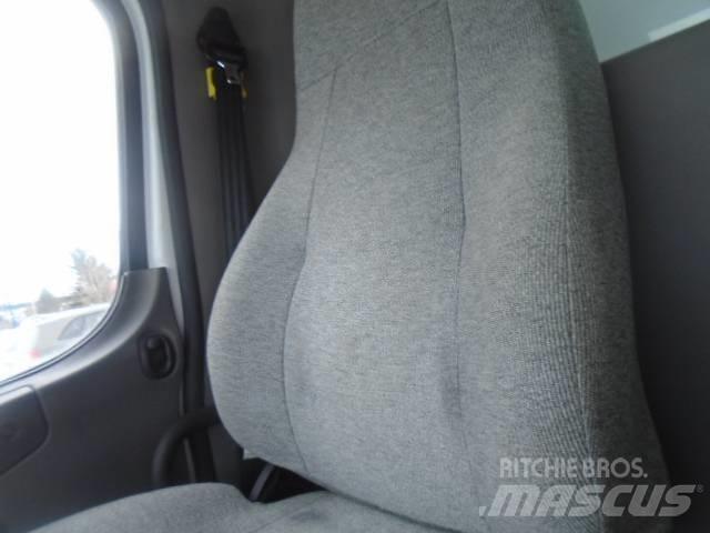 Freightliner M 106 Sanduk kamioni