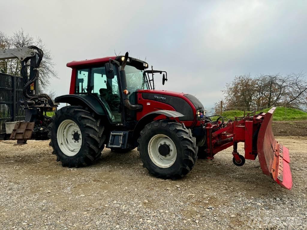 Valtra N 91 Traktori