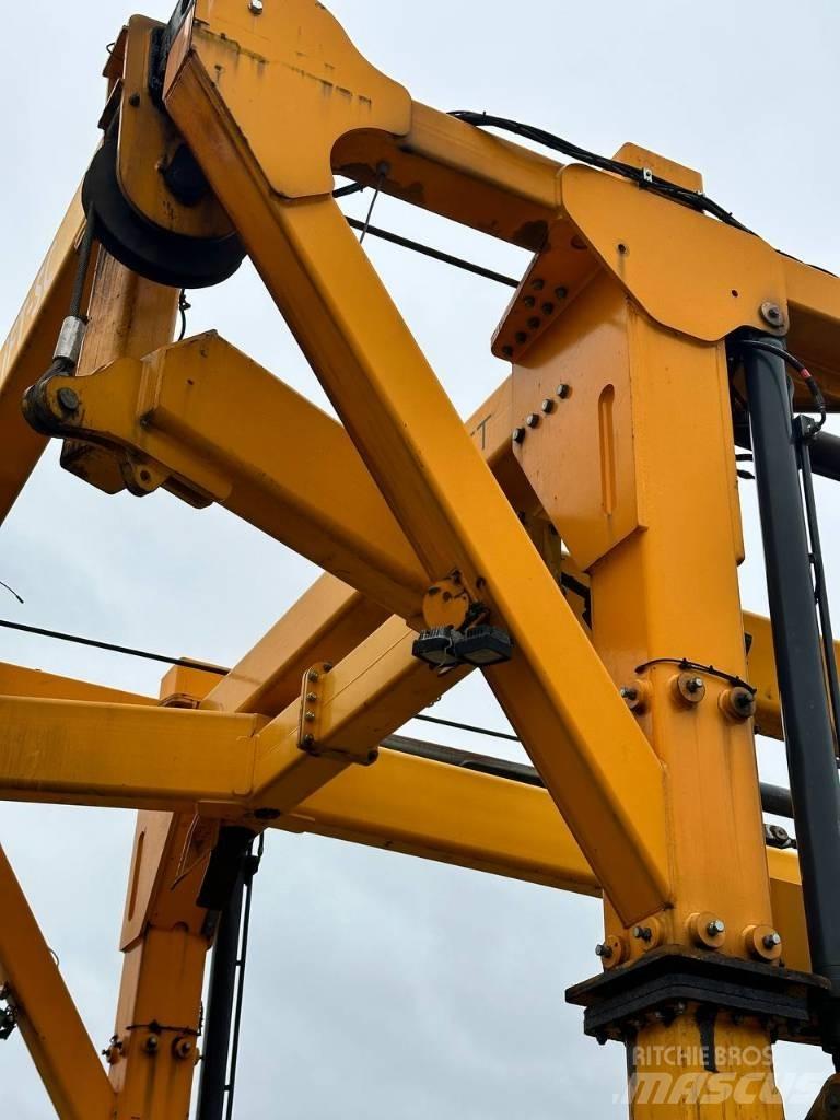 Combilift SC 3 T Kontejnerski viljuškari