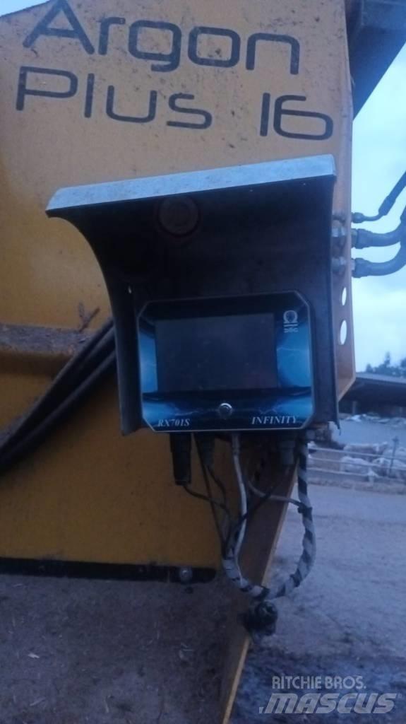  Matrix Argon Plus 16 Mešaona stočne hrane