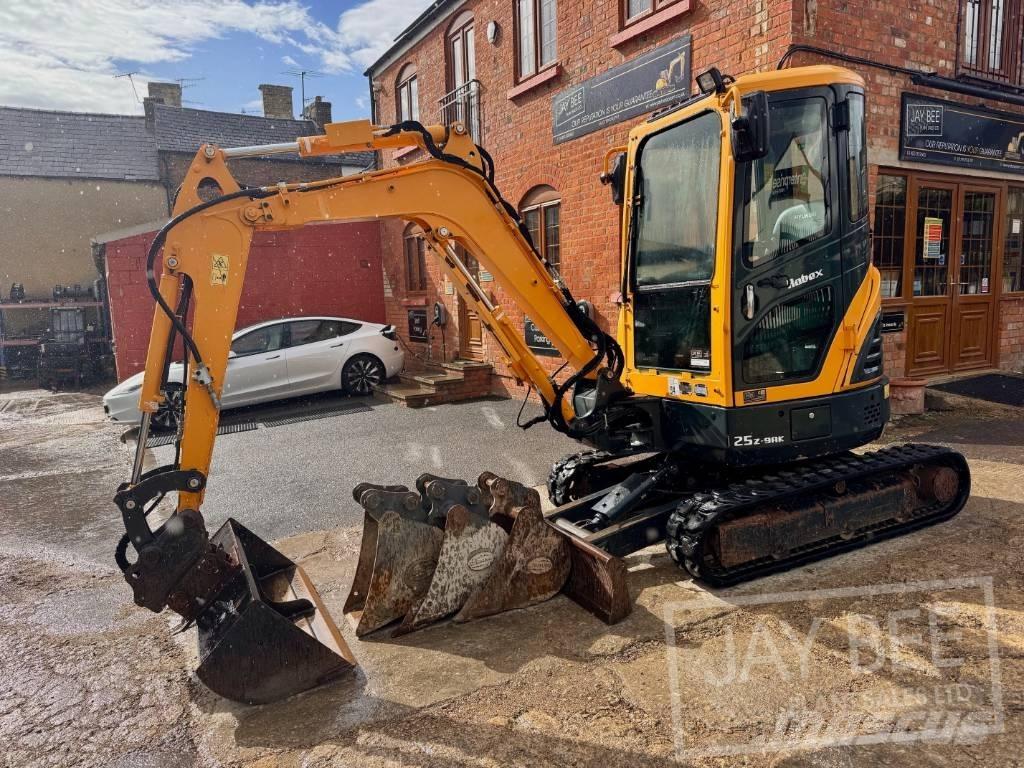 Hyundai R25Z-9 AK Mini bageri < 7t