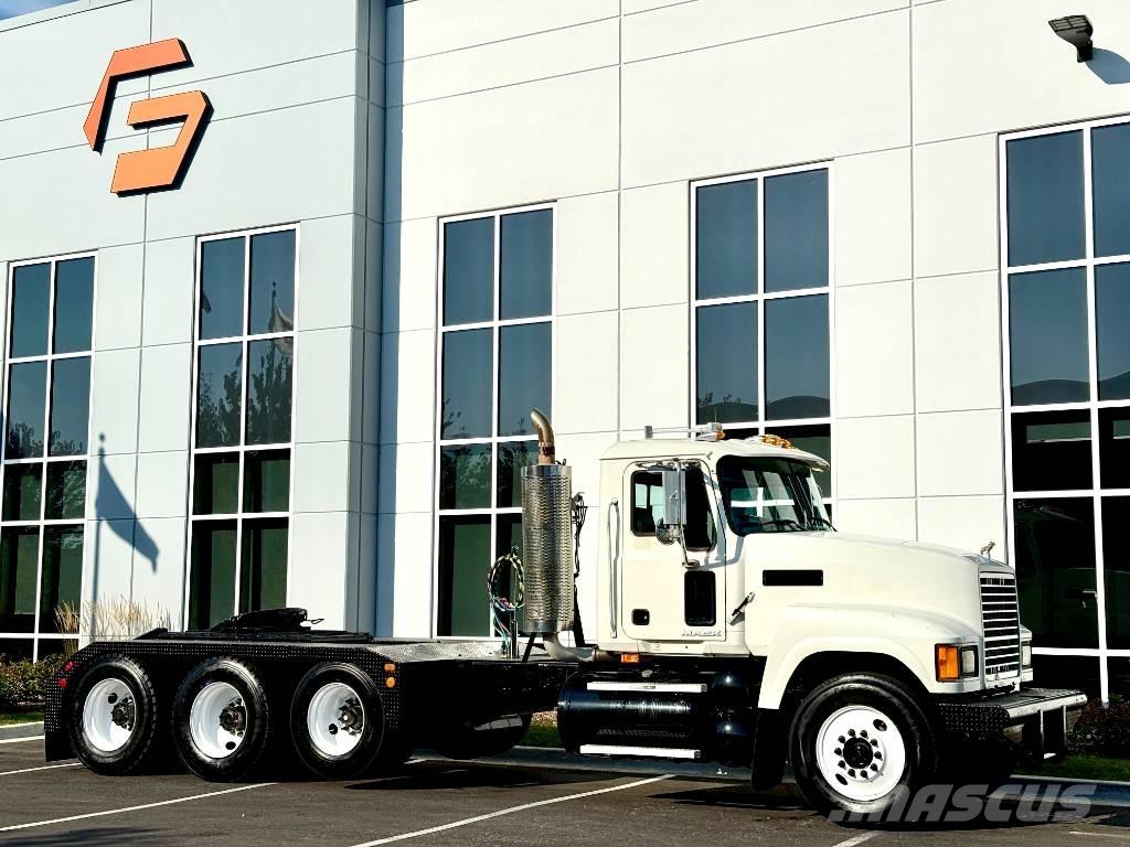 Mack CHU 613 Tegljači