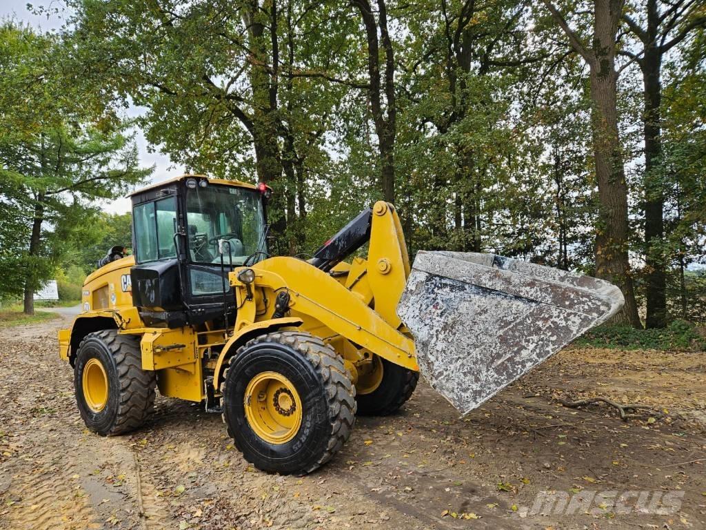 CAT 930 M Utovarivači na točkove