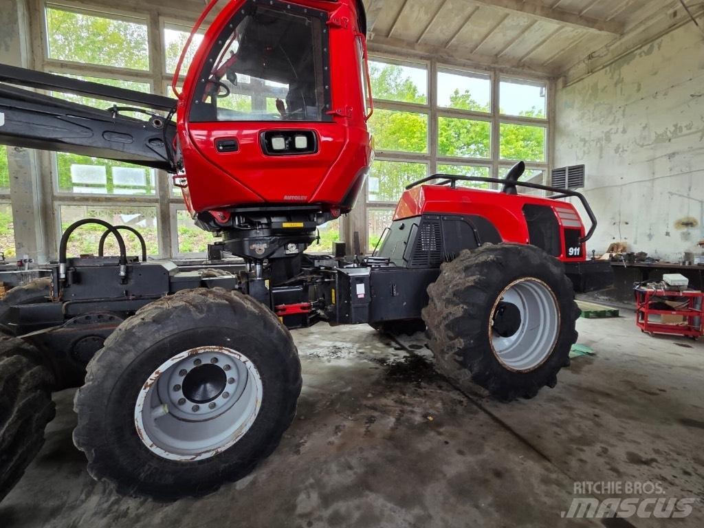 Komatsu 911 Harversteri