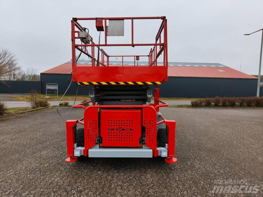 SkyJack SJ 9250 RT Makazaste platforme
