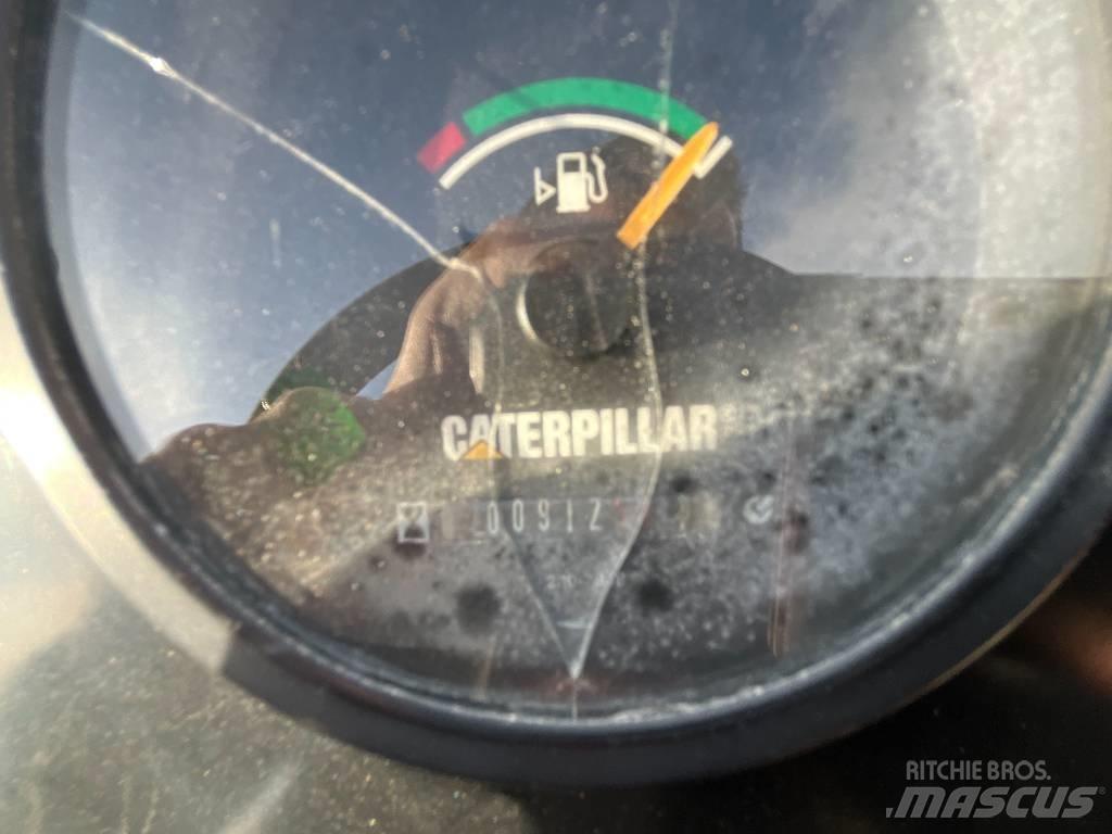 CAT CB 224E Valjci sa duplim bubnjem