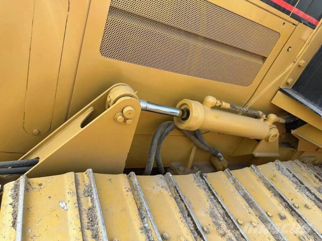 CAT D5C Buldožeri guseničari