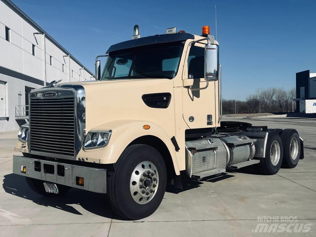 Freightliner 122 SD Tegljači