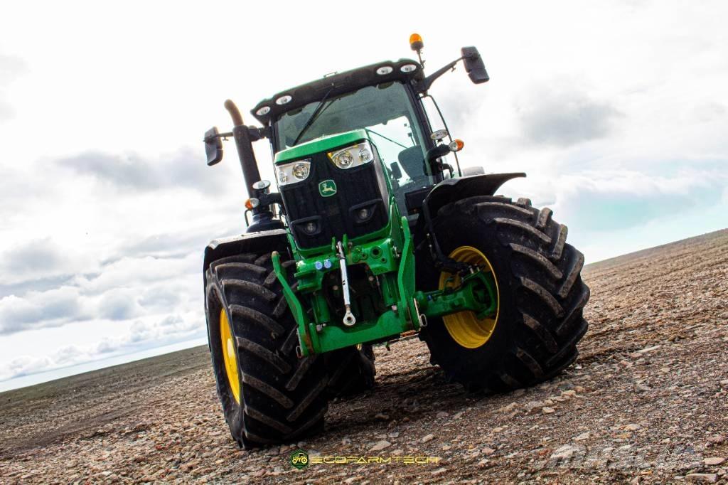 John Deere 6215 R Traktori