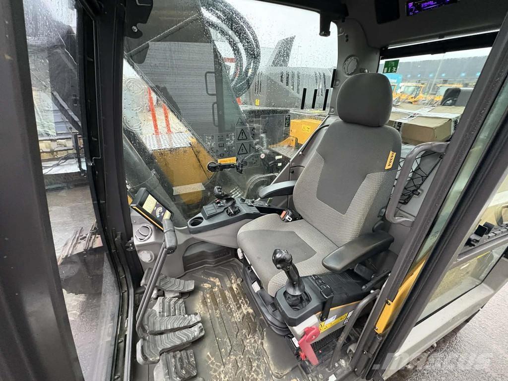 Volvo ECR235EL Polovni specijalni bageri