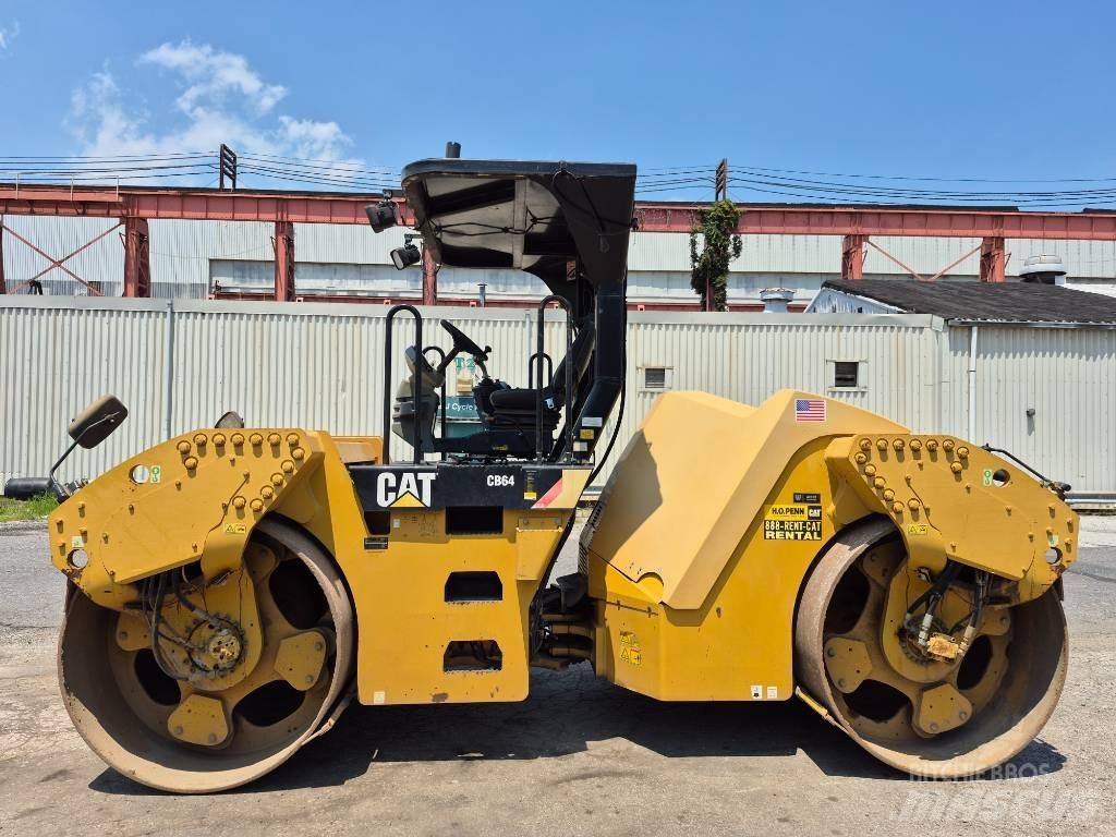 CAT CB 64 Valjci sa duplim bubnjem
