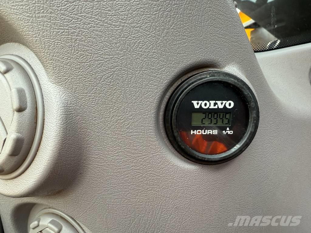 Volvo EC 250 EL Bageri guseničari