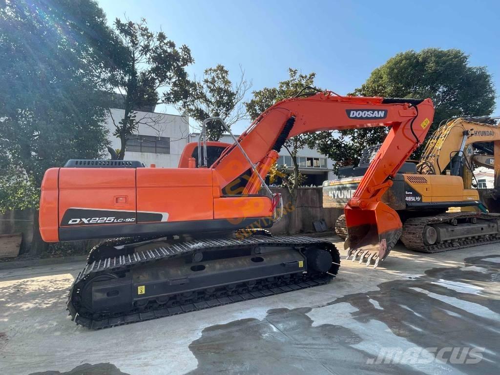 Doosan DX 225 LC Bageri guseničari