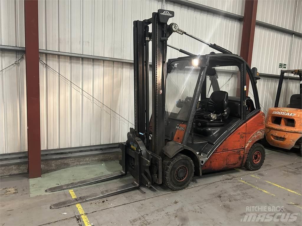 Linde H25T Plinski viljuškari