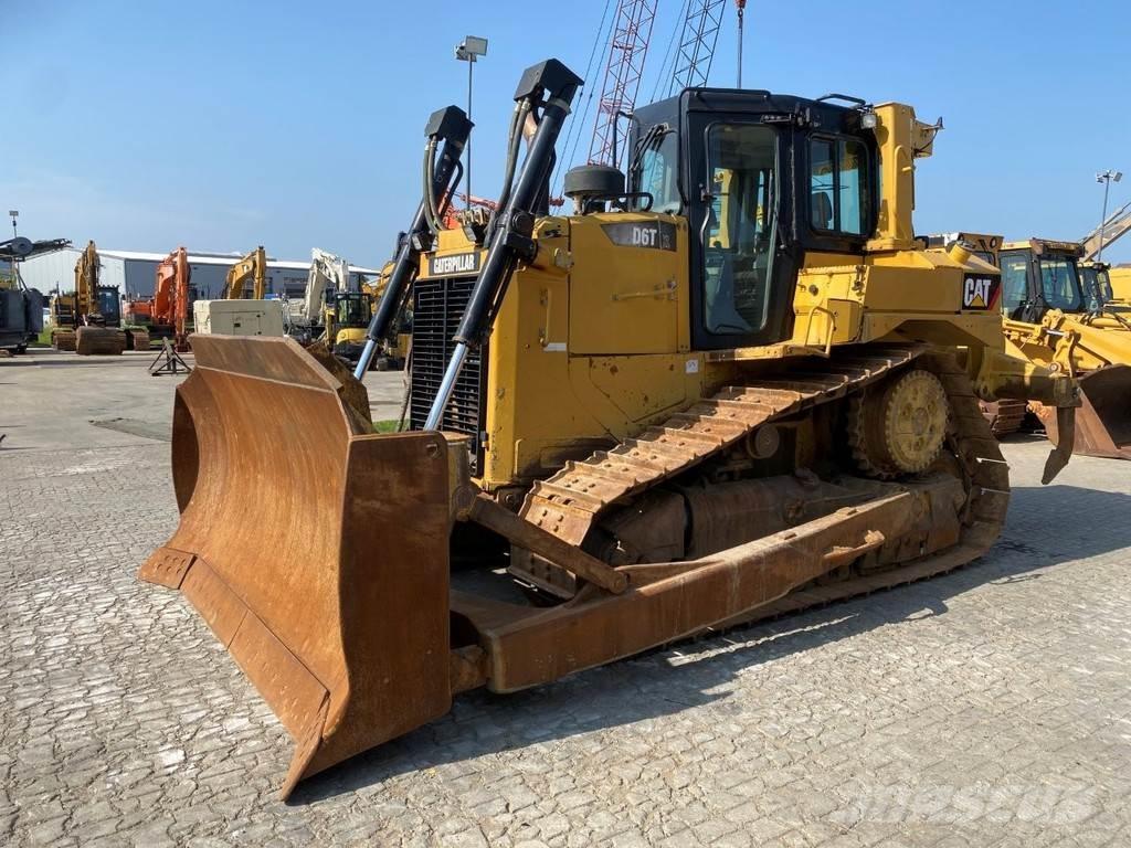 CAT D6T NVT Buldožeri guseničari