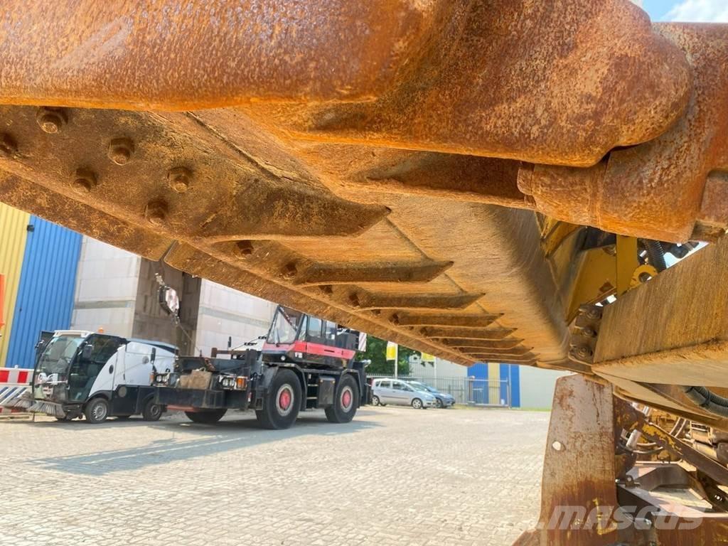 CAT D6T NVT Buldožeri guseničari