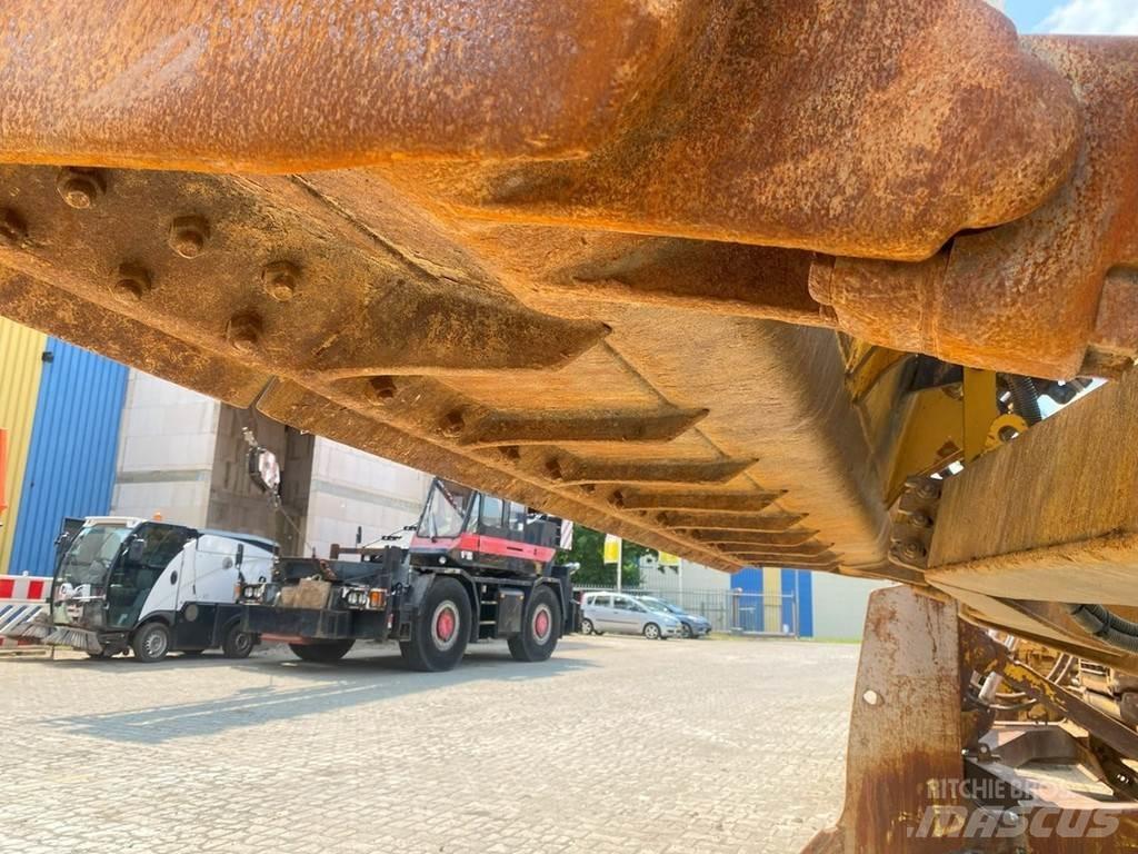 CAT D6T NVT Buldožeri guseničari