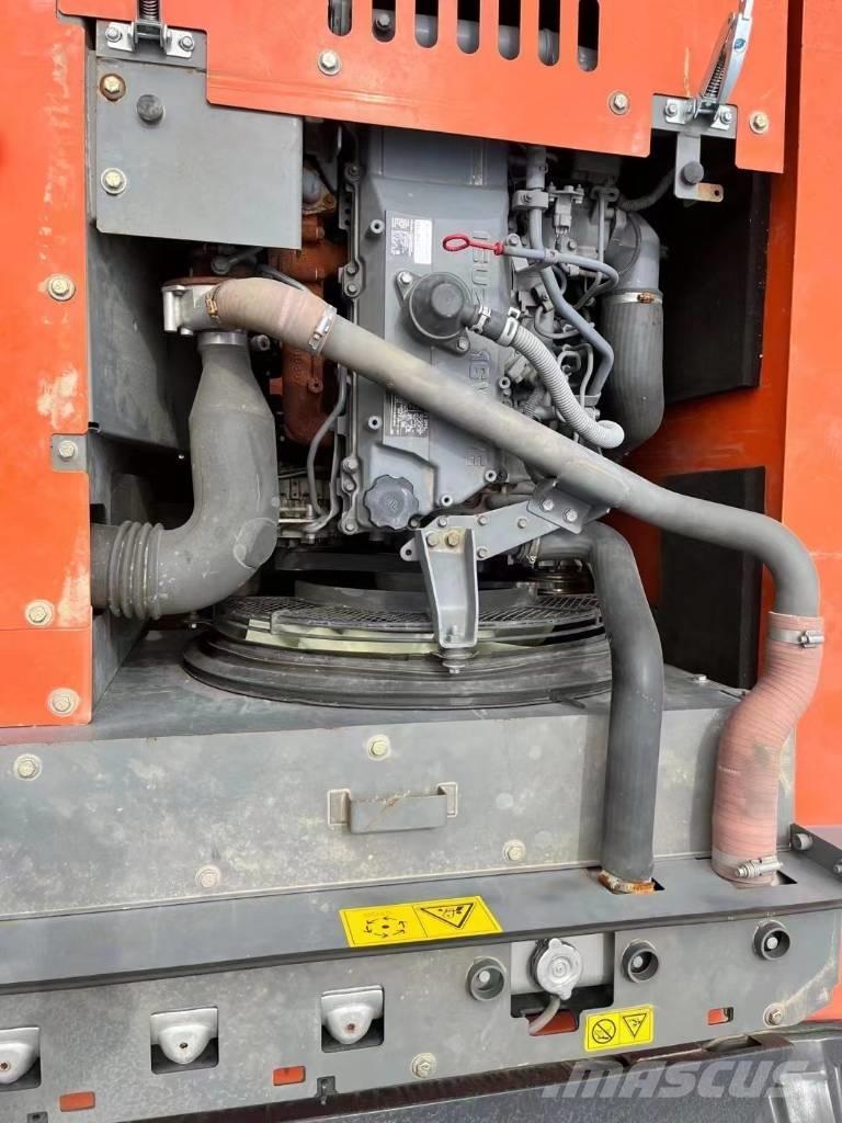 Hitachi ZX 240-3 Bageri guseničari
