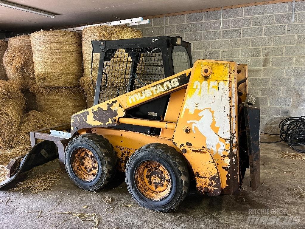 Mustang 2050 Skid steer mini utovarivači