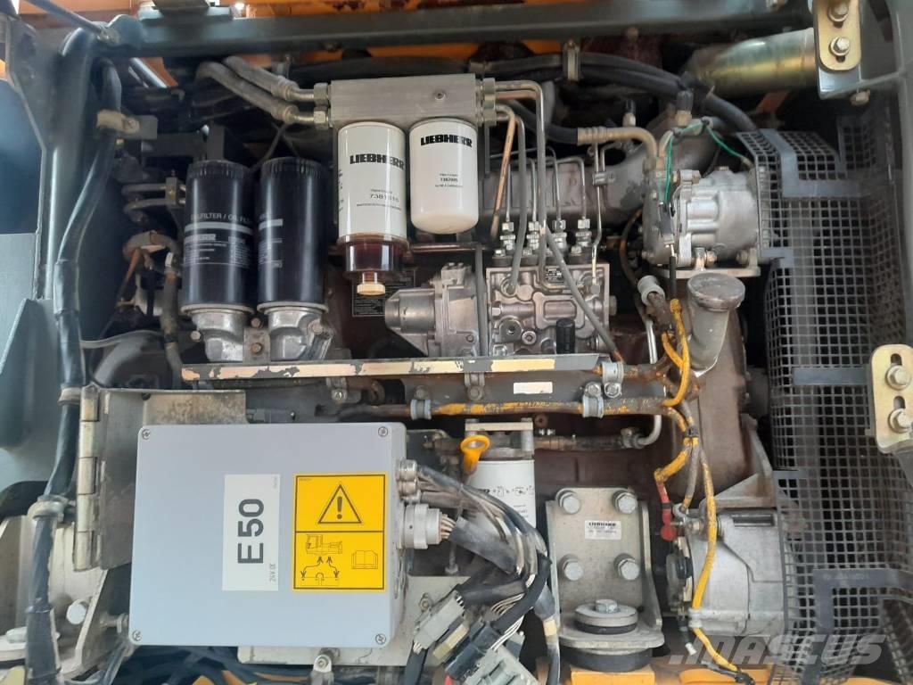 Liebherr R 924 Bageri guseničari