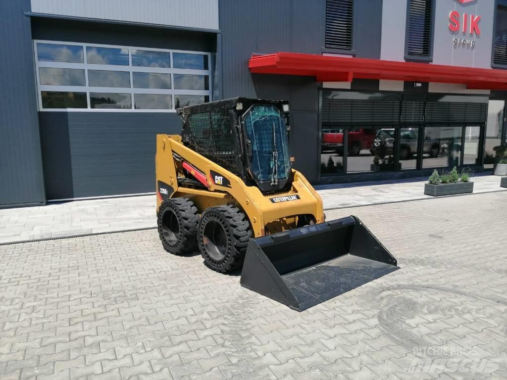 CAT 226 B 3 Skid steer mini utovarivači