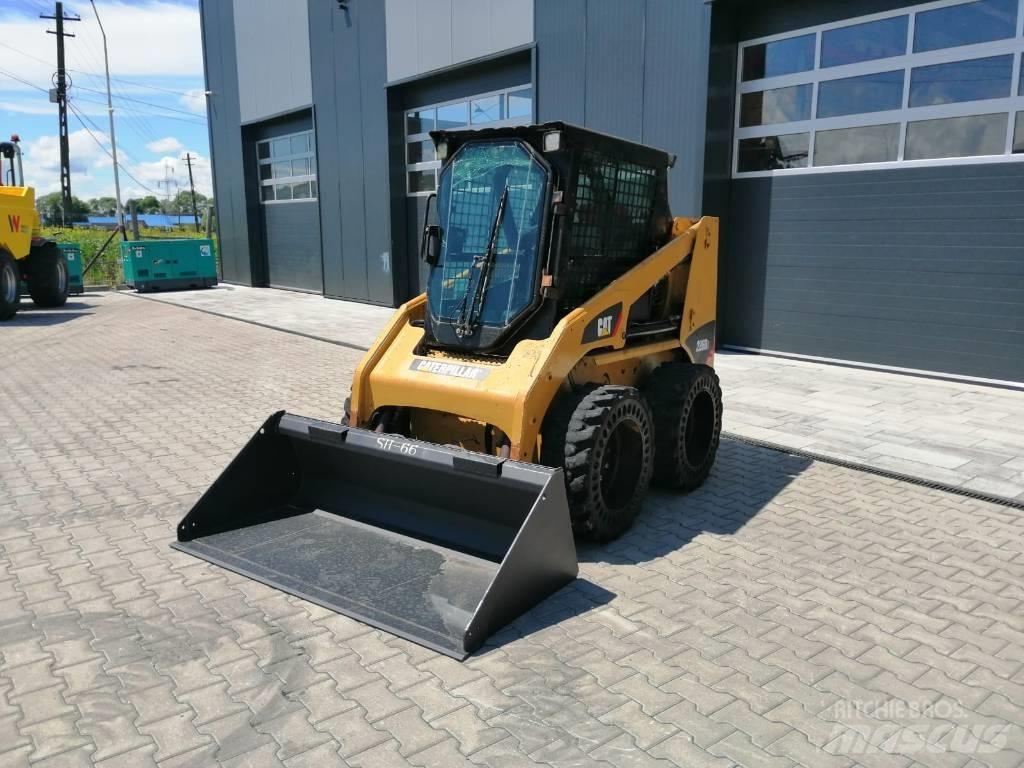 CAT 226 B 3 Skid steer mini utovarivači
