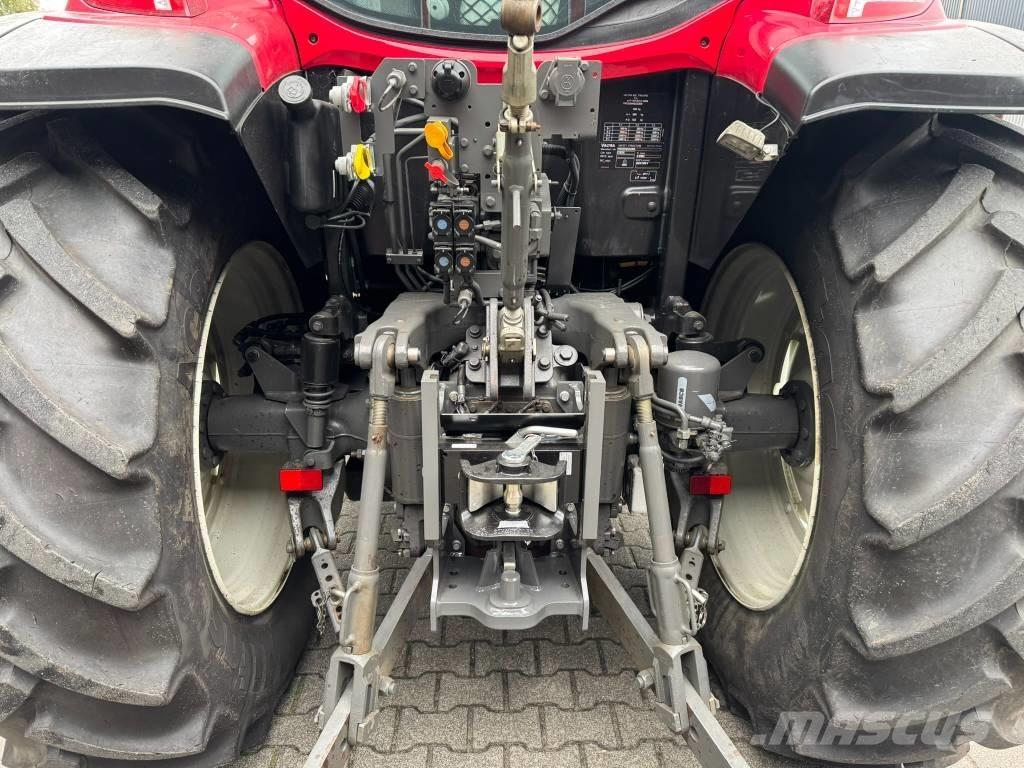 Valtra G105 H Traktori