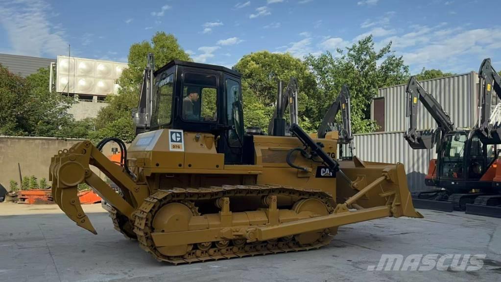 CAT D7G Buldožeri guseničari