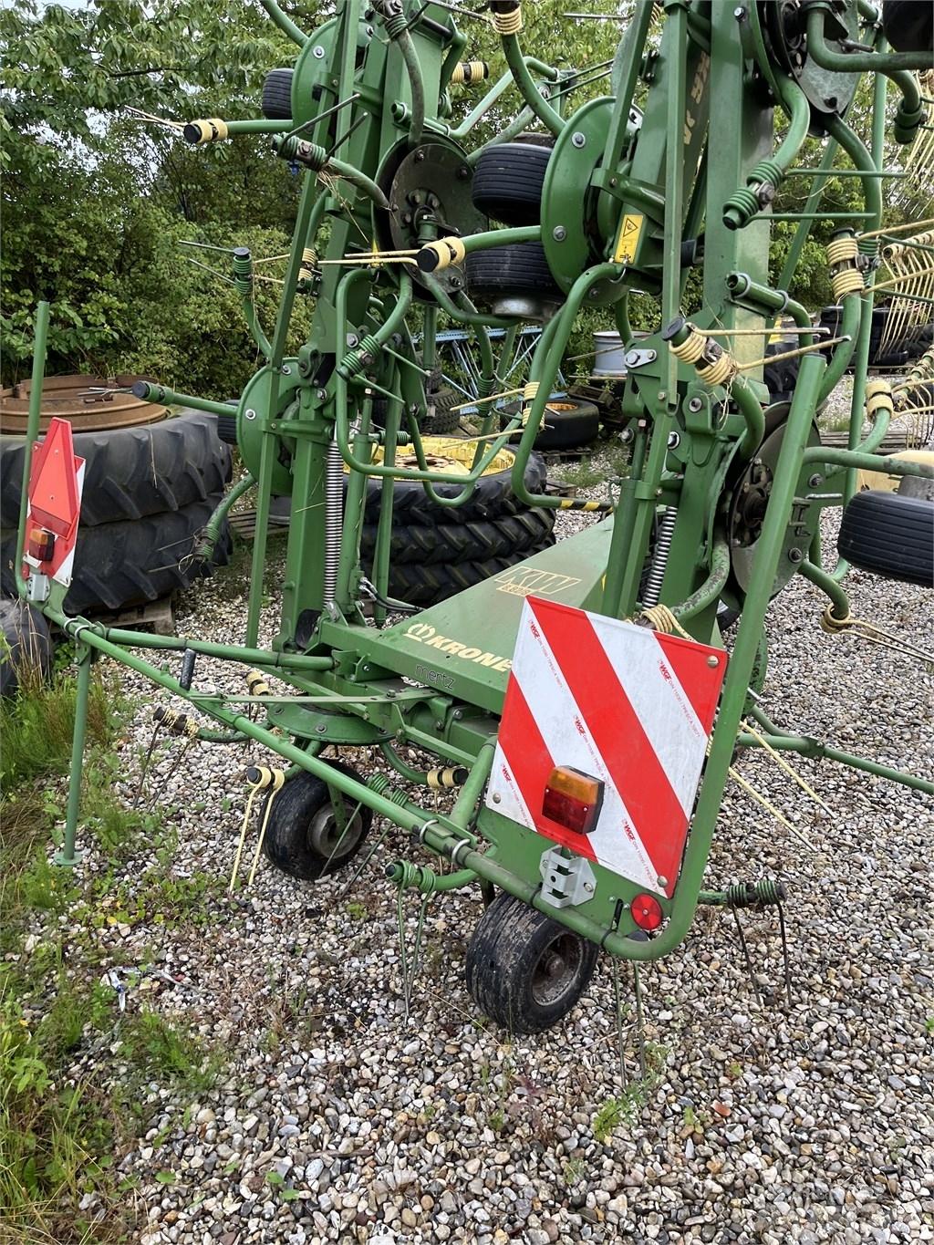 Krone KW 8.82/8 Okretači i sakupljači sena